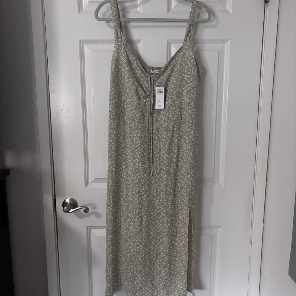 Abercrombie & Fitch Long Sleeve Dress in Olive Floral